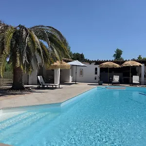 Maison d'hôtes Alpilles Camargue Mas Falabrego, Raphèle